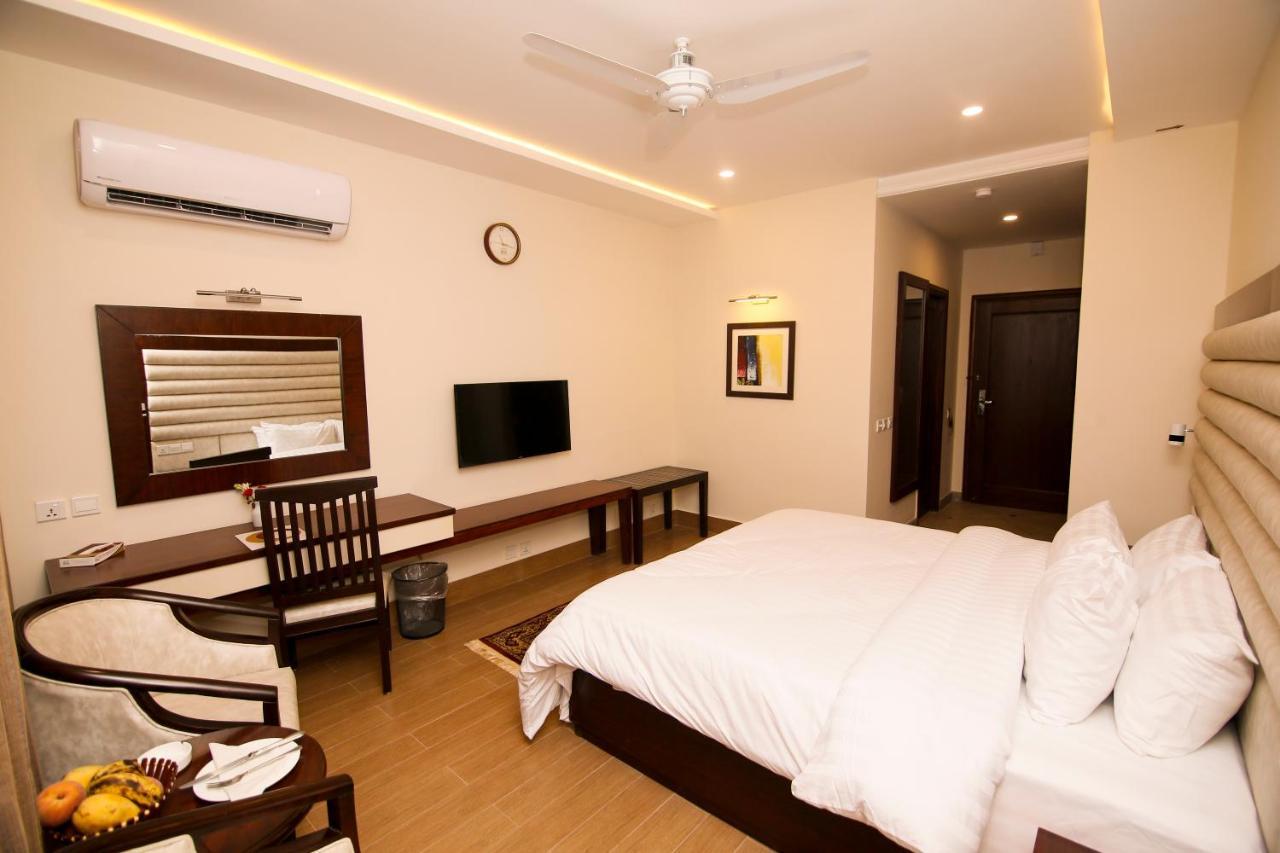 Hotel One Rahim Yar Khan Club Road 外观 照片