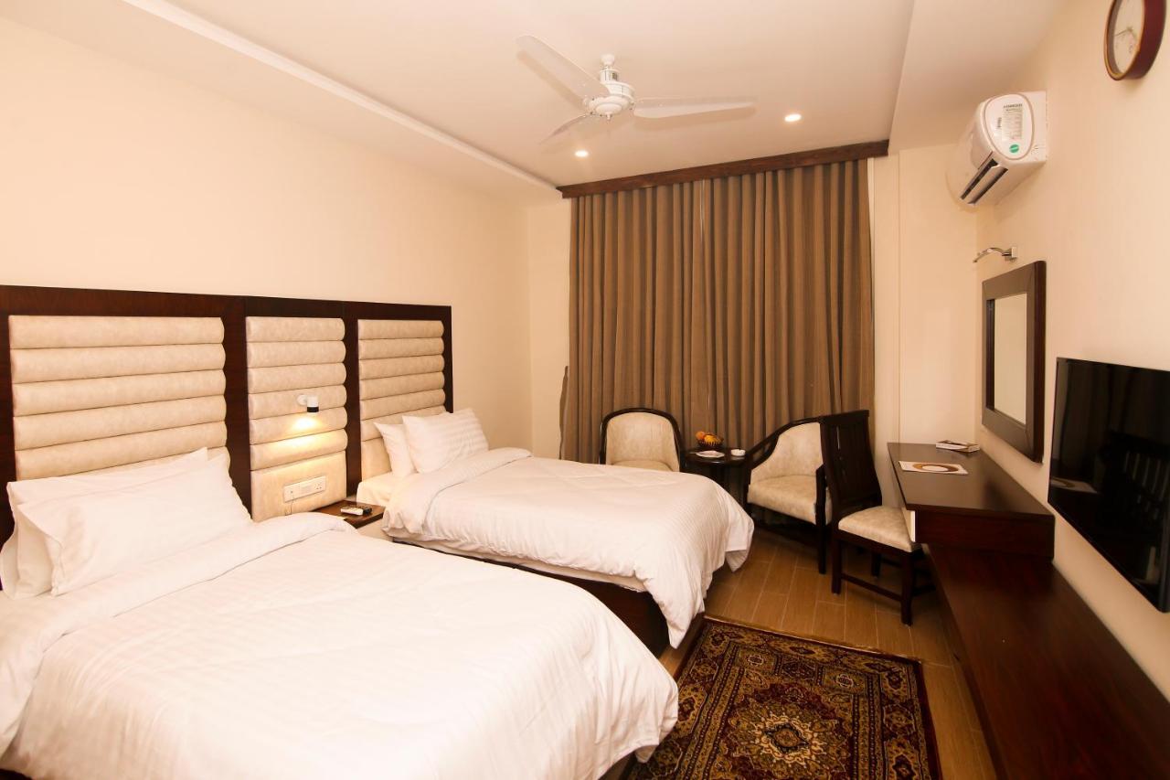 Hotel One Rahim Yar Khan Club Road 外观 照片