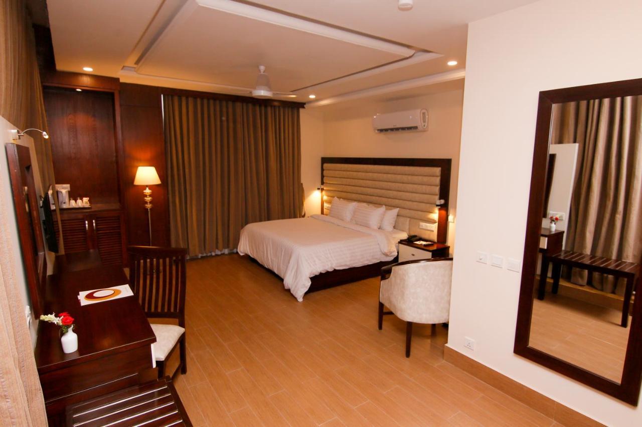 Hotel One Rahim Yar Khan Club Road 外观 照片